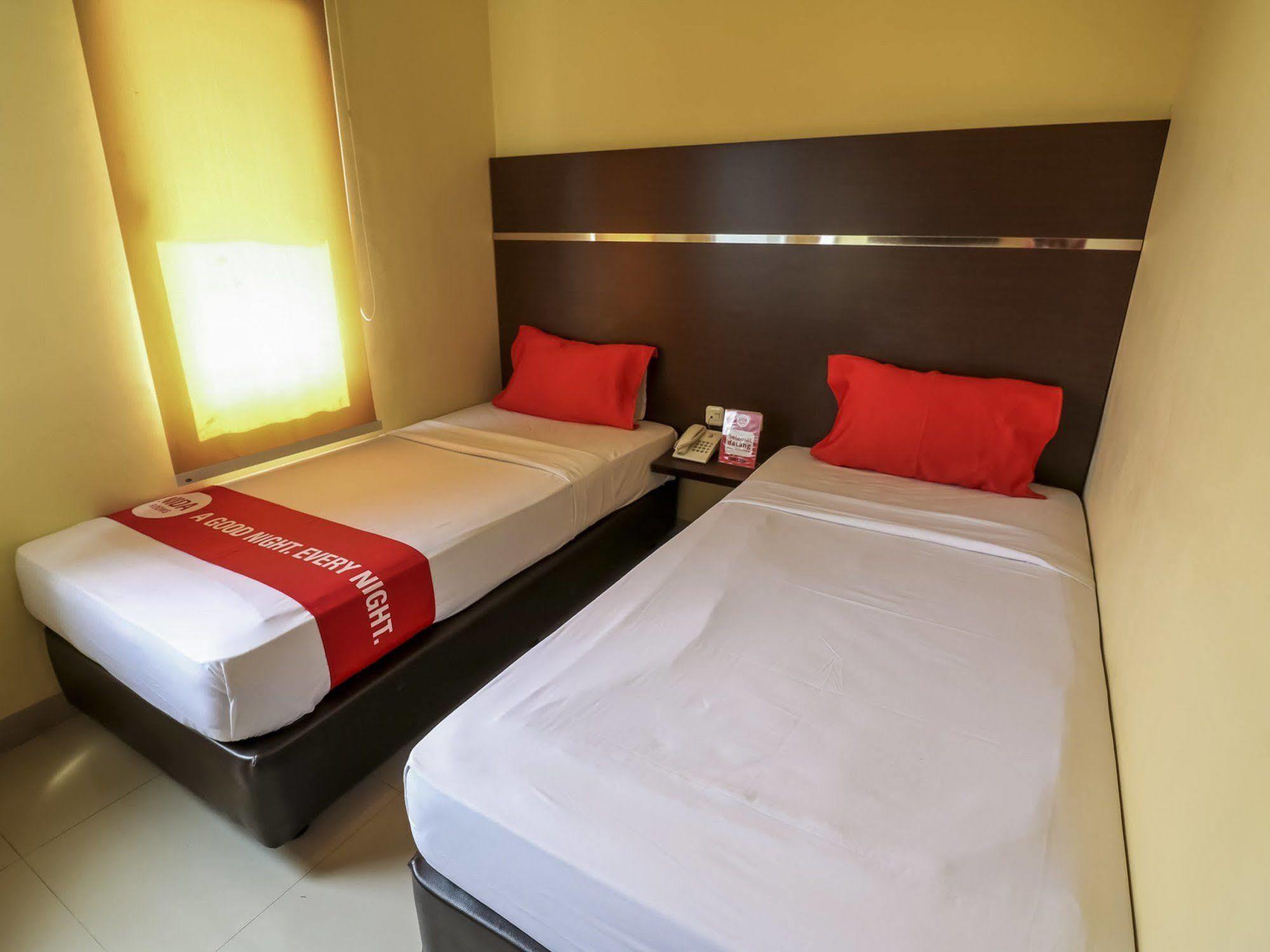 Nida Rooms Makassar Town Square Exterior foto