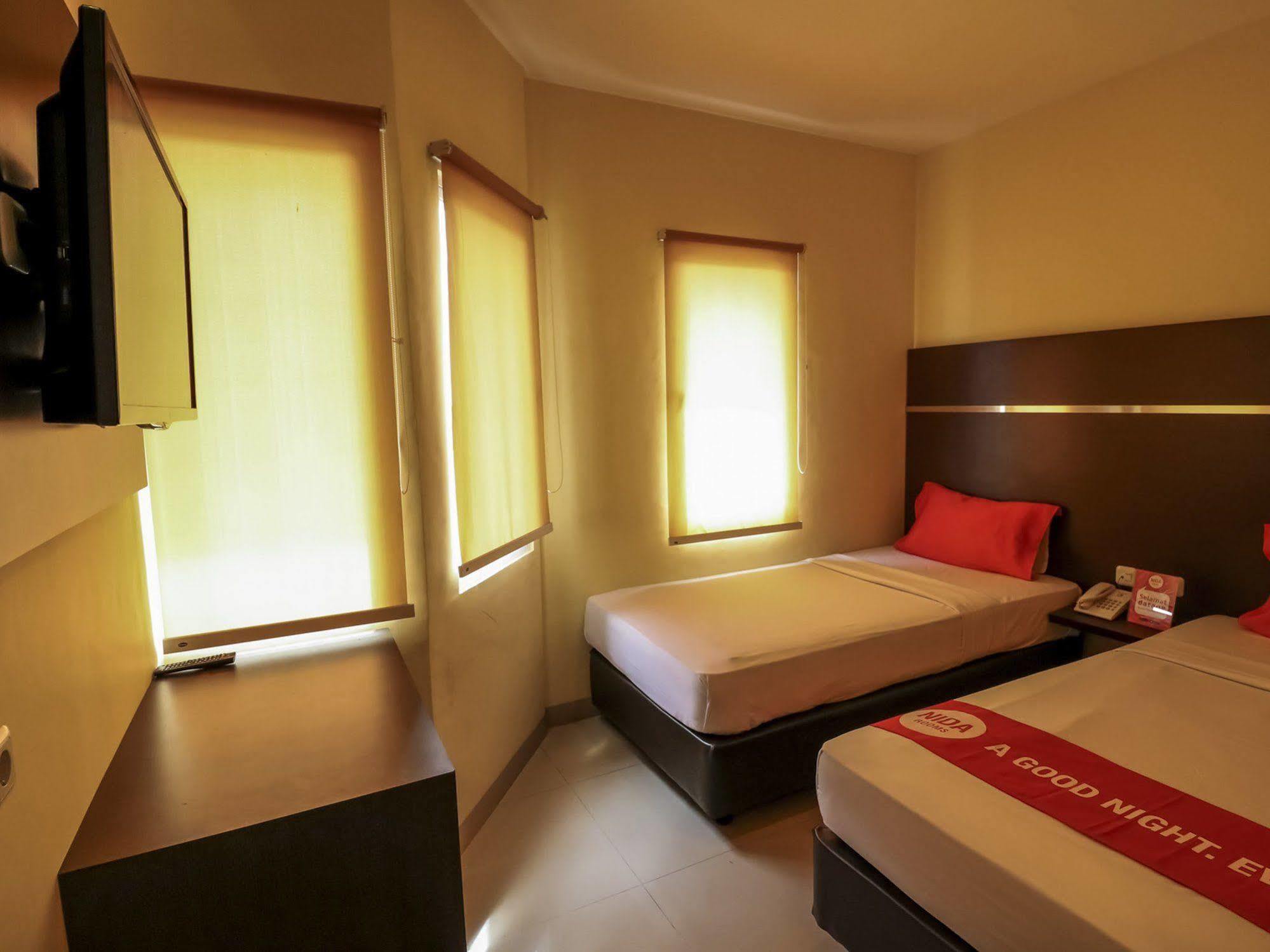 Nida Rooms Makassar Town Square Exterior foto