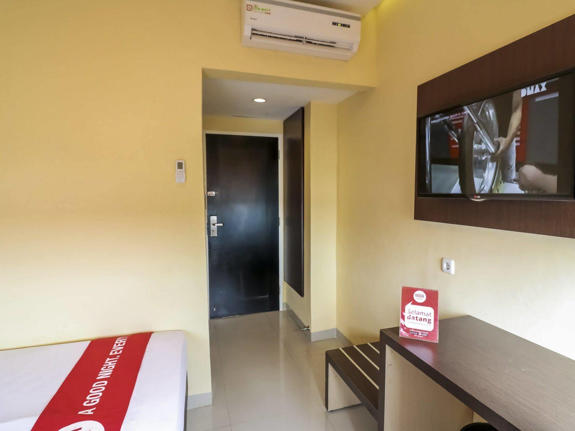 Nida Rooms Makassar Town Square Exterior foto